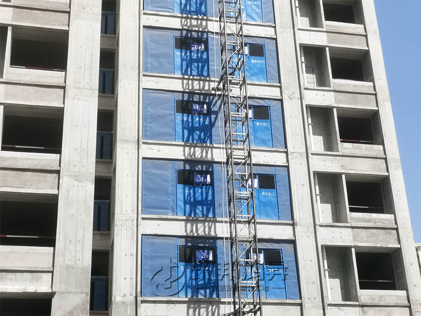 施工电梯楼层立面防护展示
